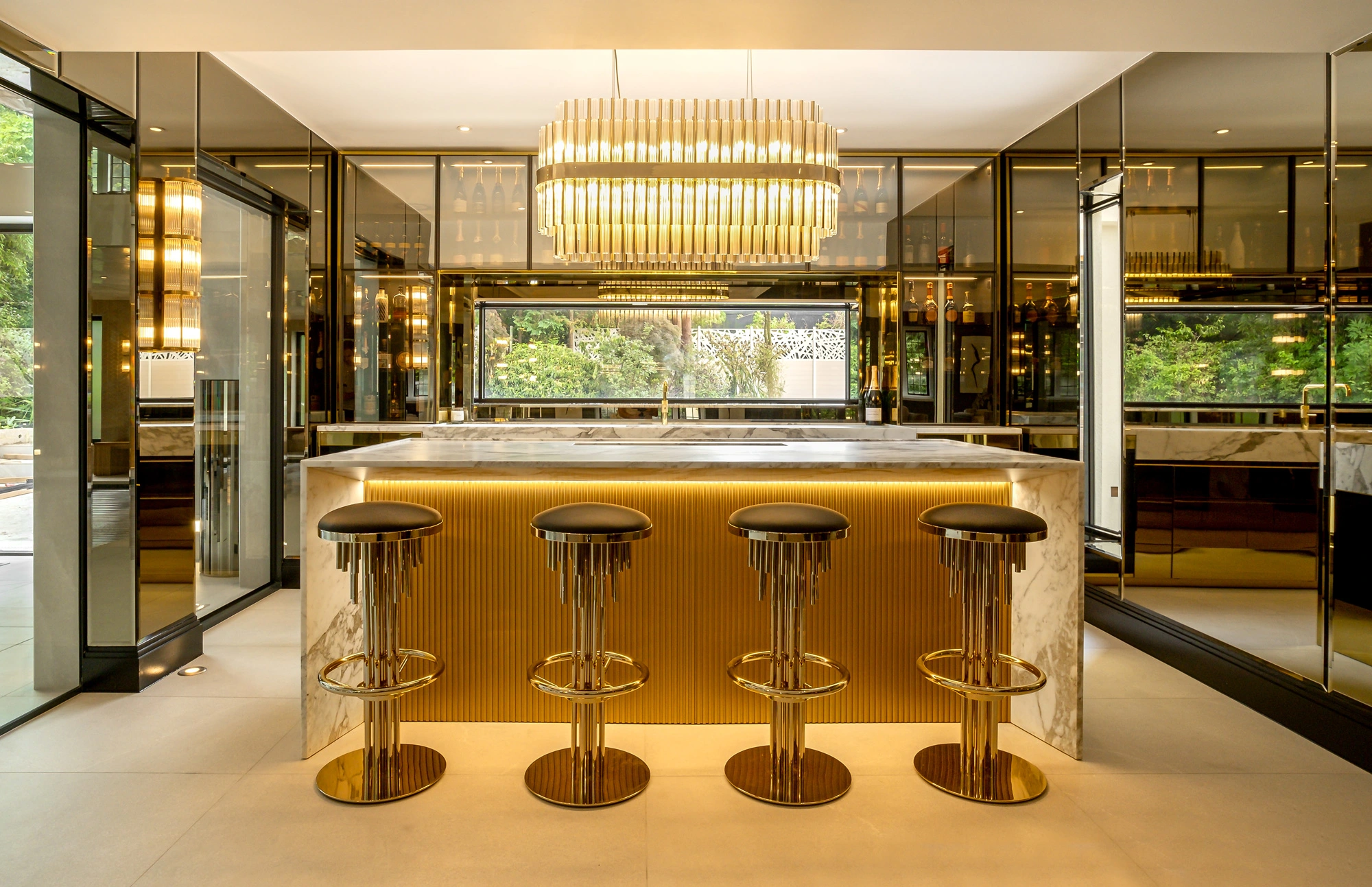Moor Park Bar | Fontana • Art of Design