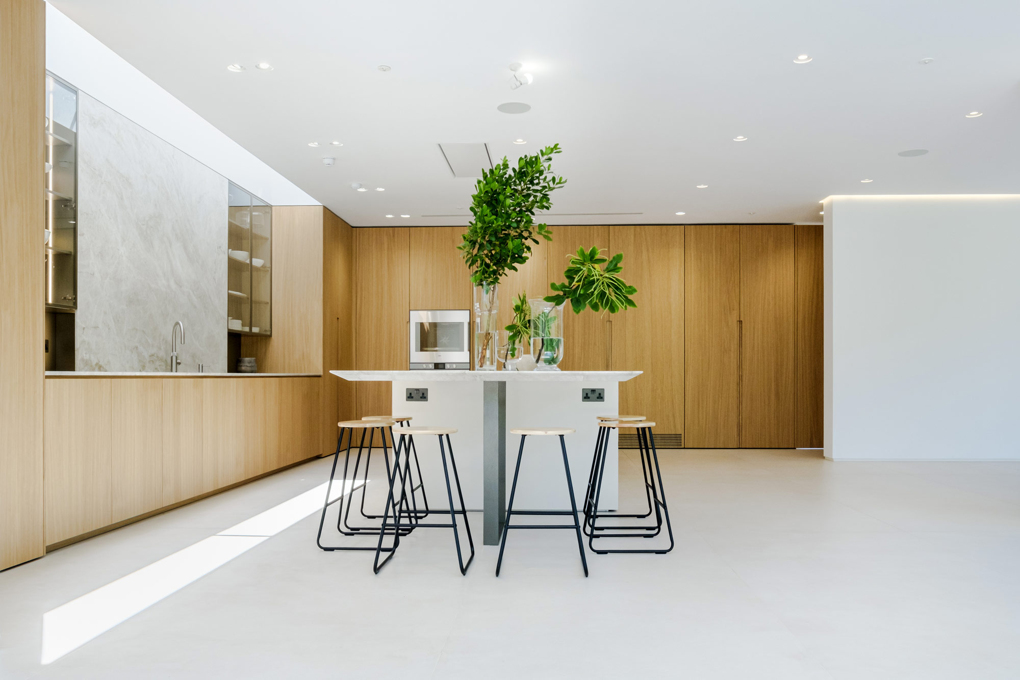 Fontana Fairholme Close Island kitchen | Design as Art | interior architectural design studio