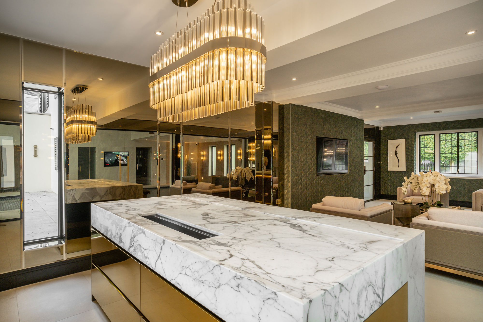 Fontana Moor Park home bar kitchen island Italian luxury design | Design as Art